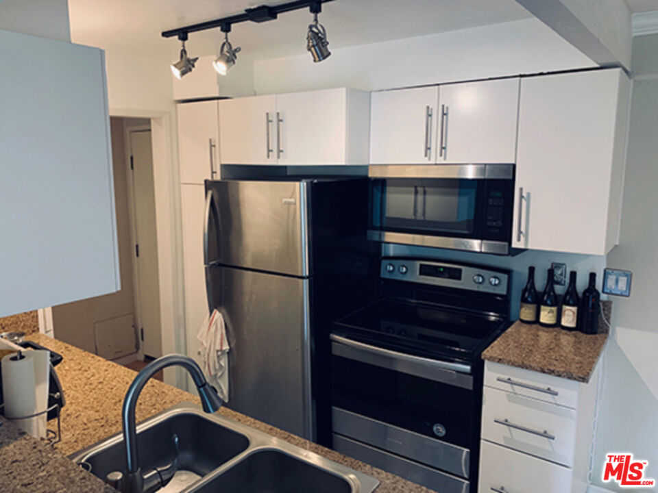 8163 REDLANDS ST Unit: 25