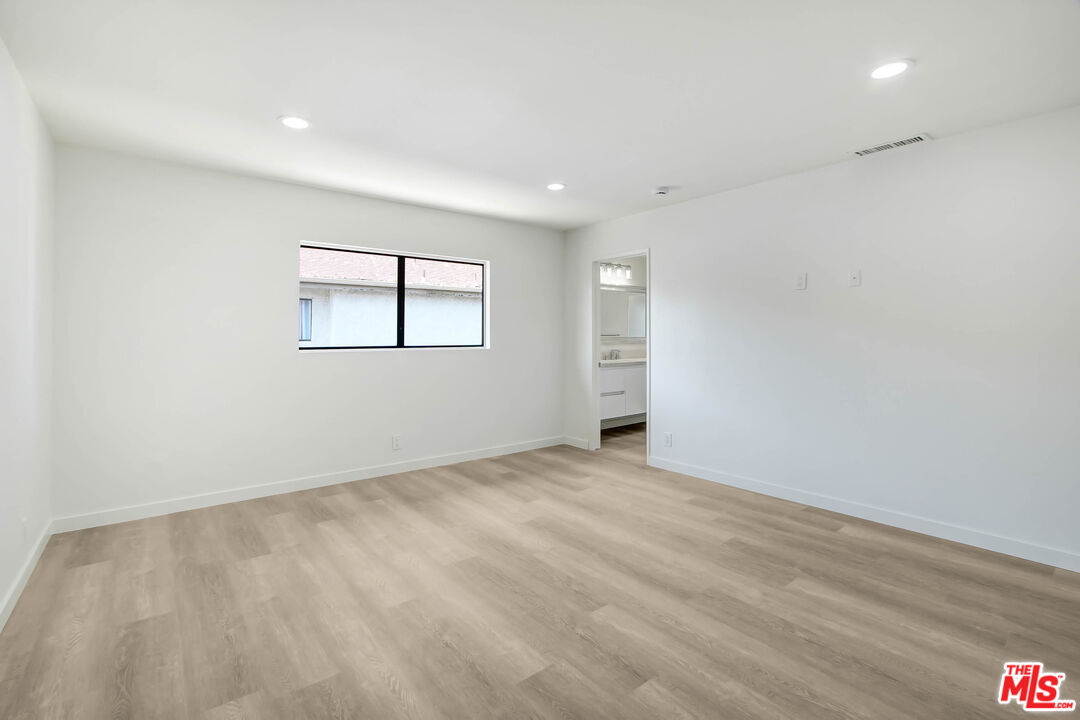 18445 Hatteras St Unit: 102