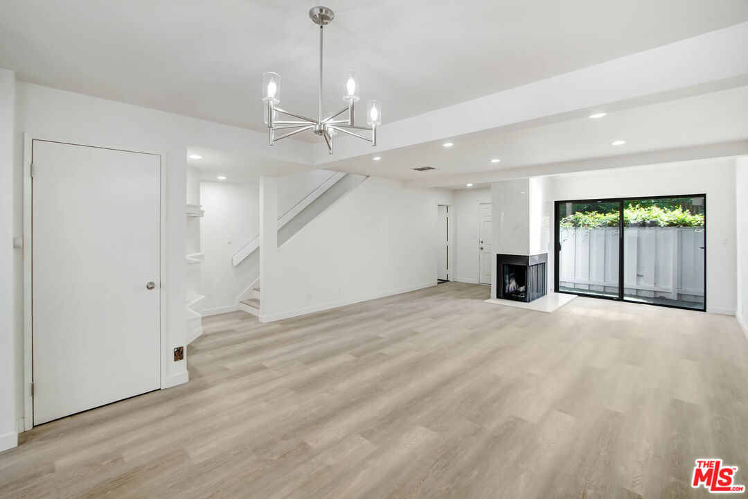 18445 Hatteras St Unit: 102