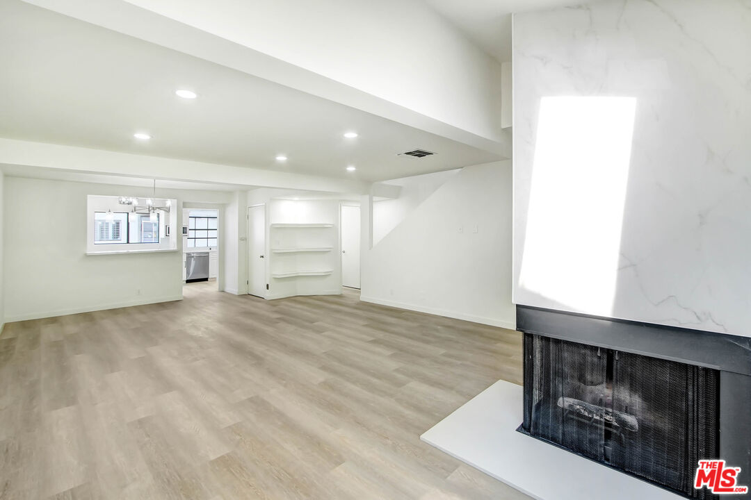 18445 Hatteras St Unit: 102