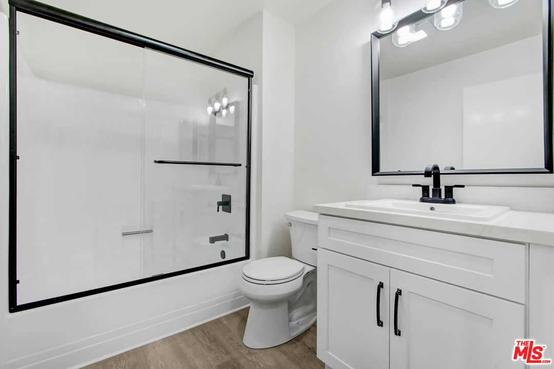 18445 Hatteras St Unit: 102