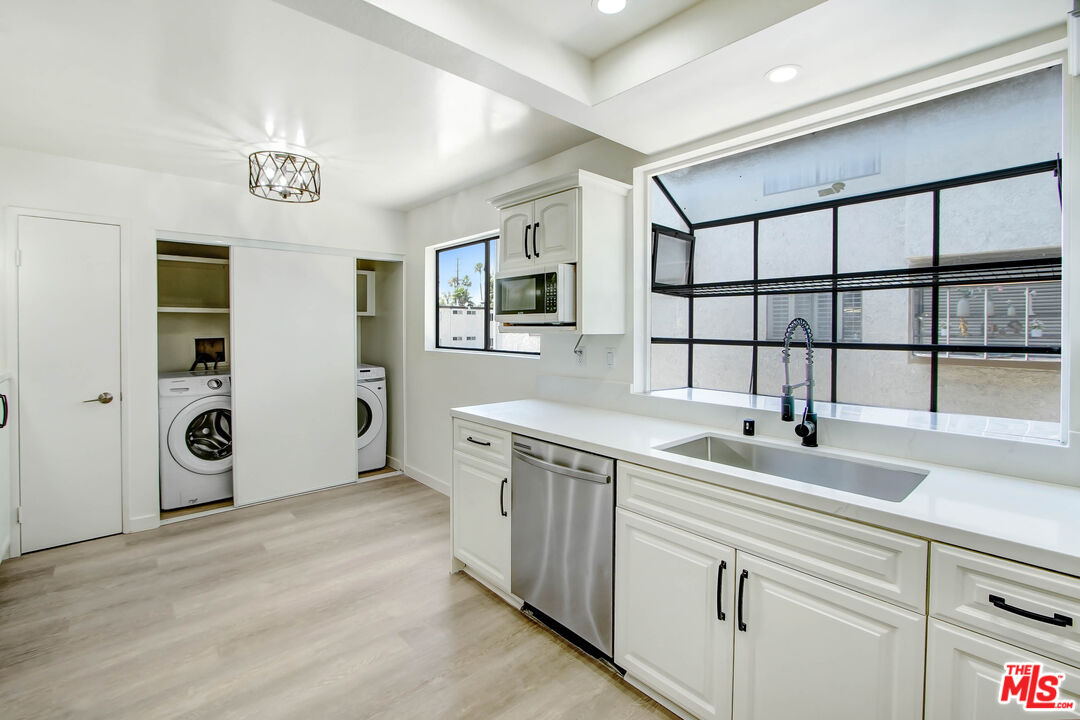 18445 Hatteras St Unit: 102