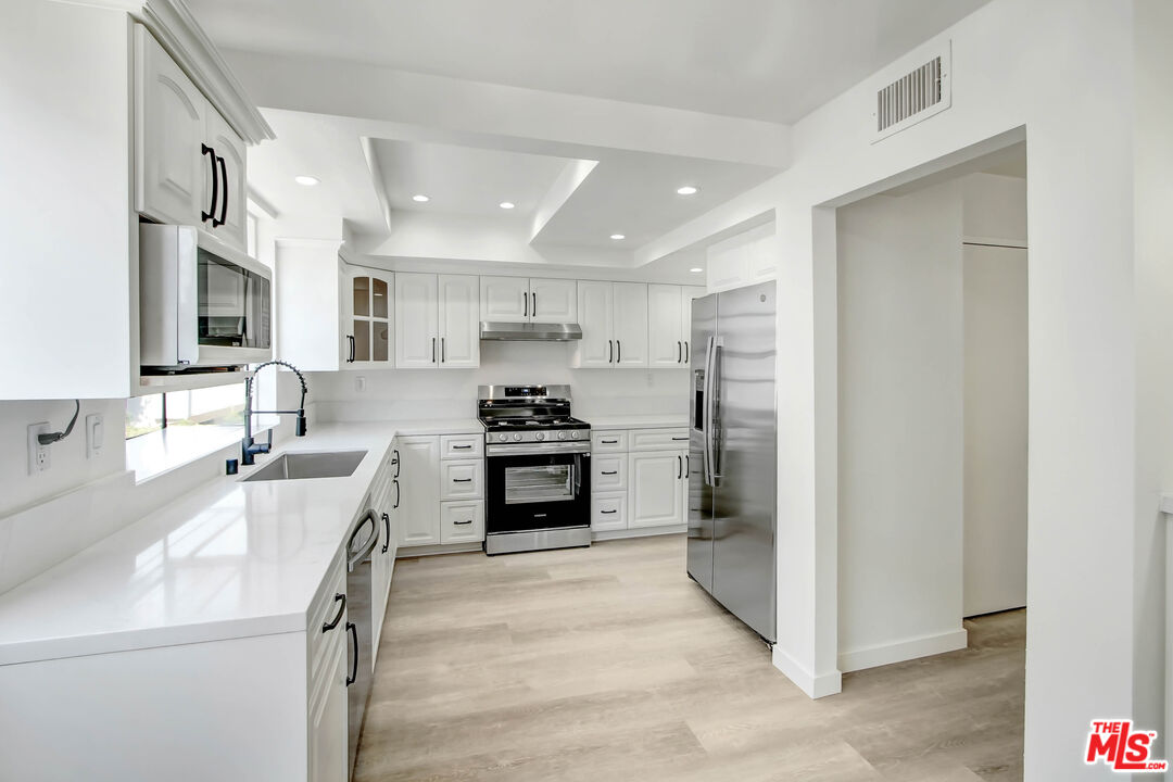 18445 Hatteras St Unit: 102