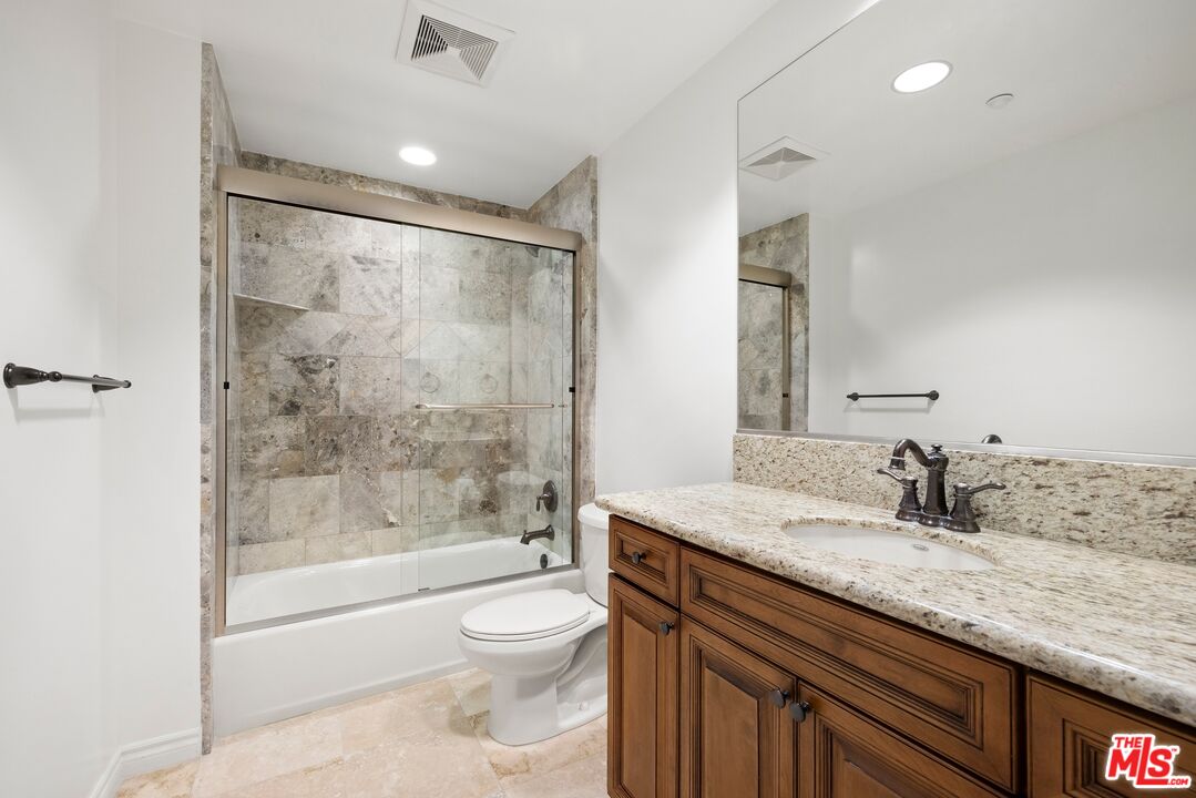 11633 Chenault St Unit: 202