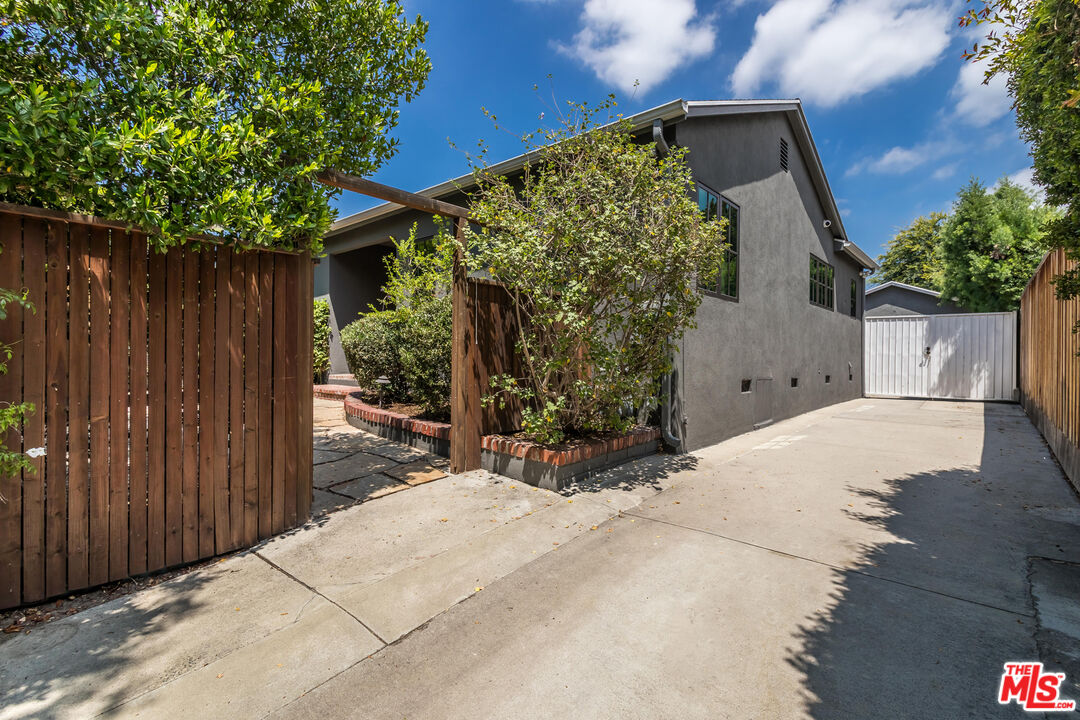 4440 Elmer Ave
