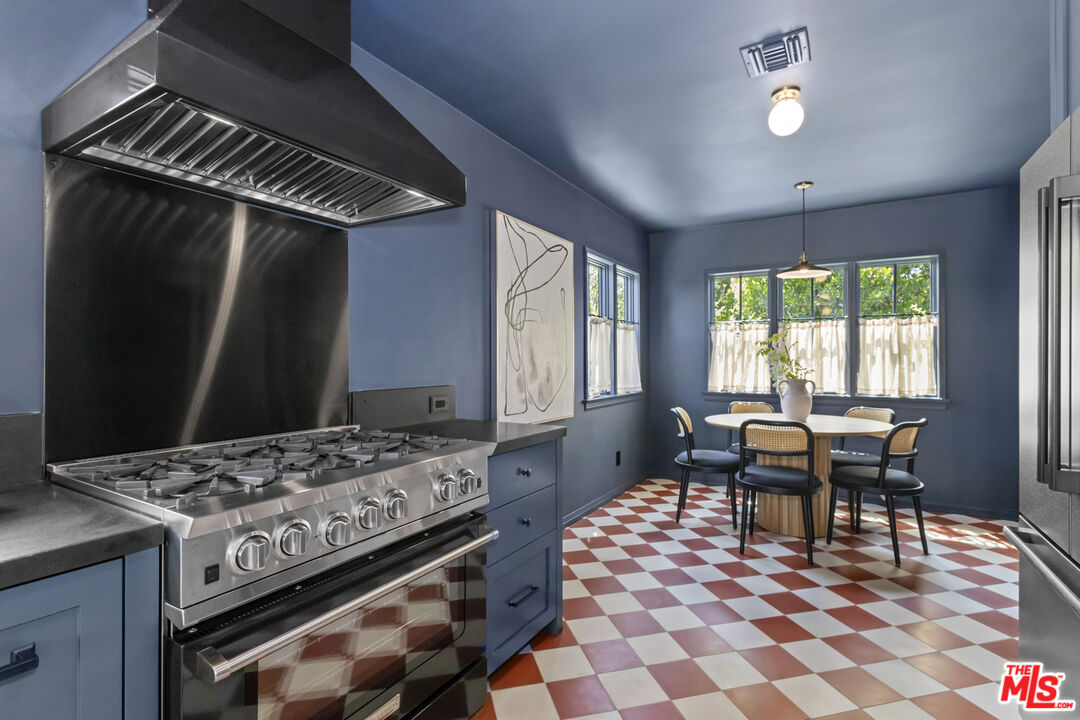 4440 Elmer Ave