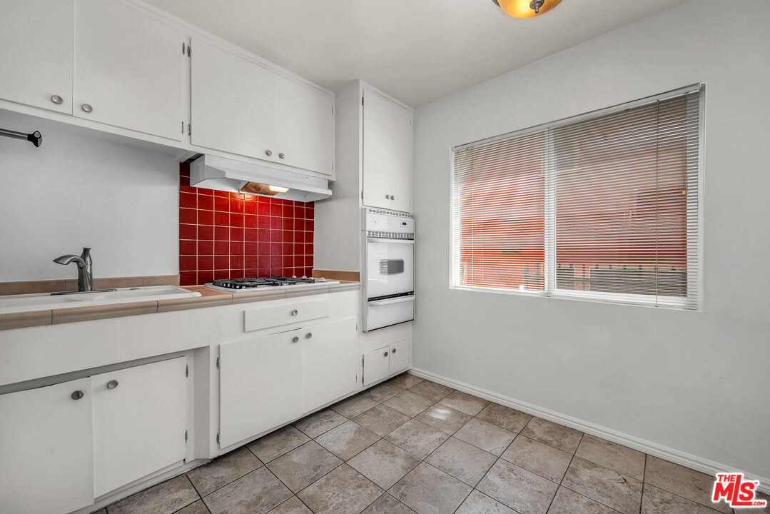 1648 Edgecliffe Dr Unit: 1