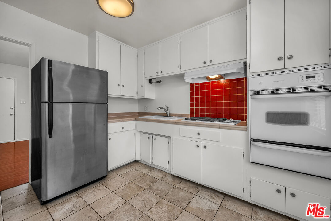 1648 Edgecliffe Dr Unit: 1