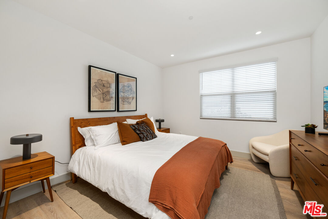 130 S Sepulveda Blvd Unit: 207