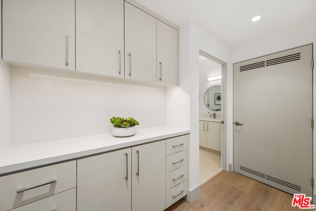 130 S Sepulveda Blvd Unit: 207
