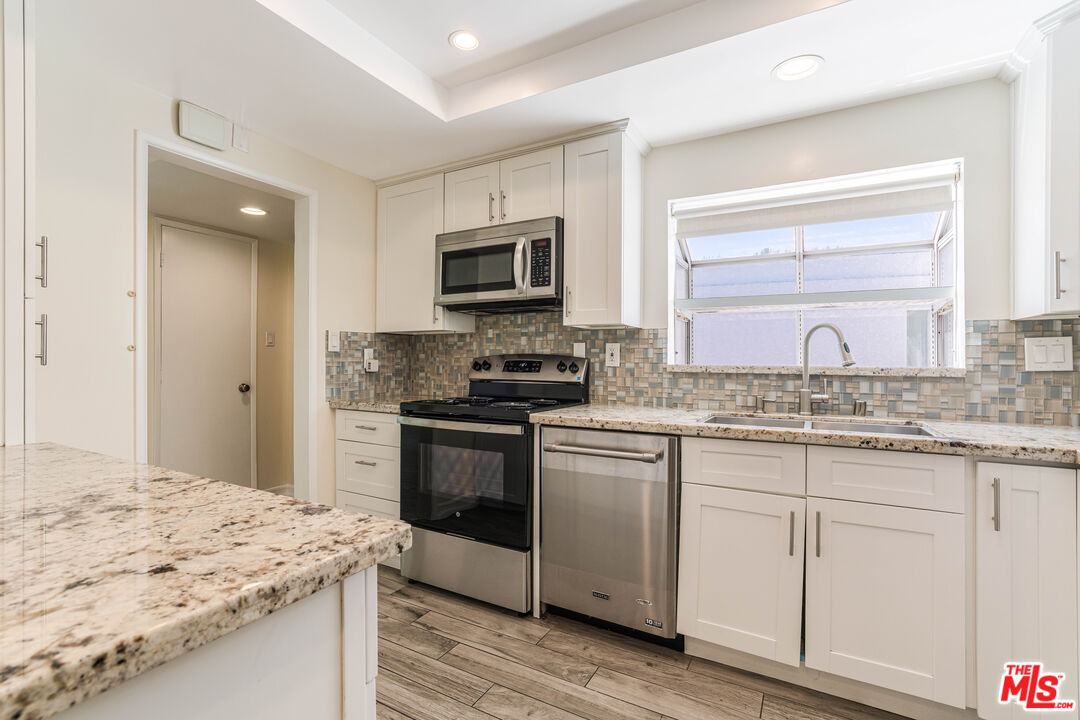 4950 Louise Ave Unit: 306