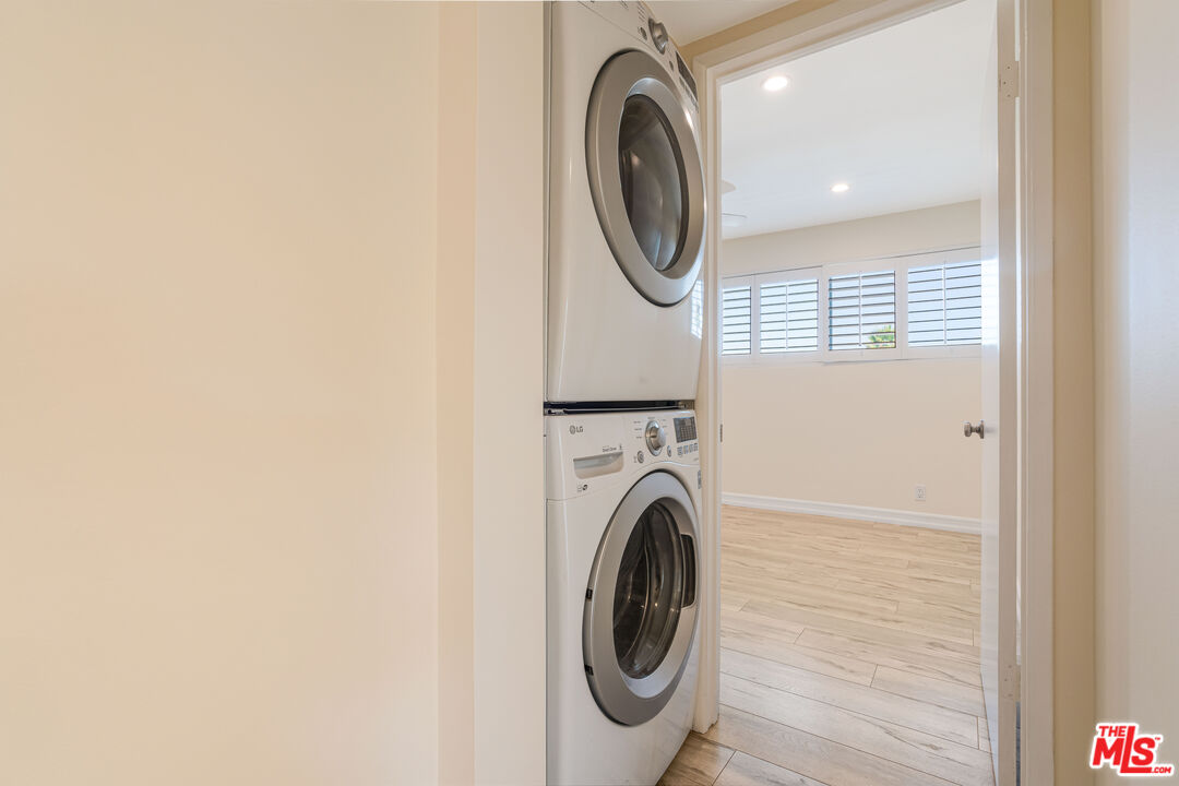 4950 Louise Ave Unit: 306