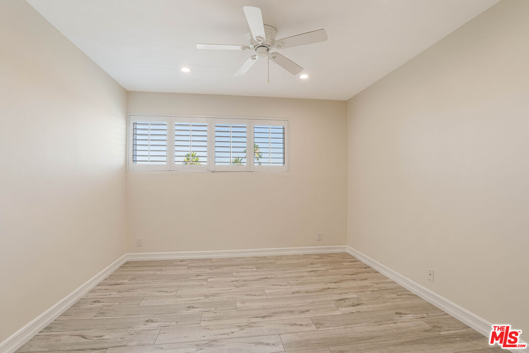4950 Louise Ave Unit: 306