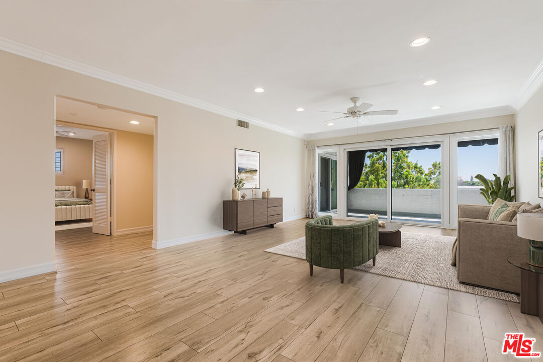 4950 Louise Ave Unit: 306