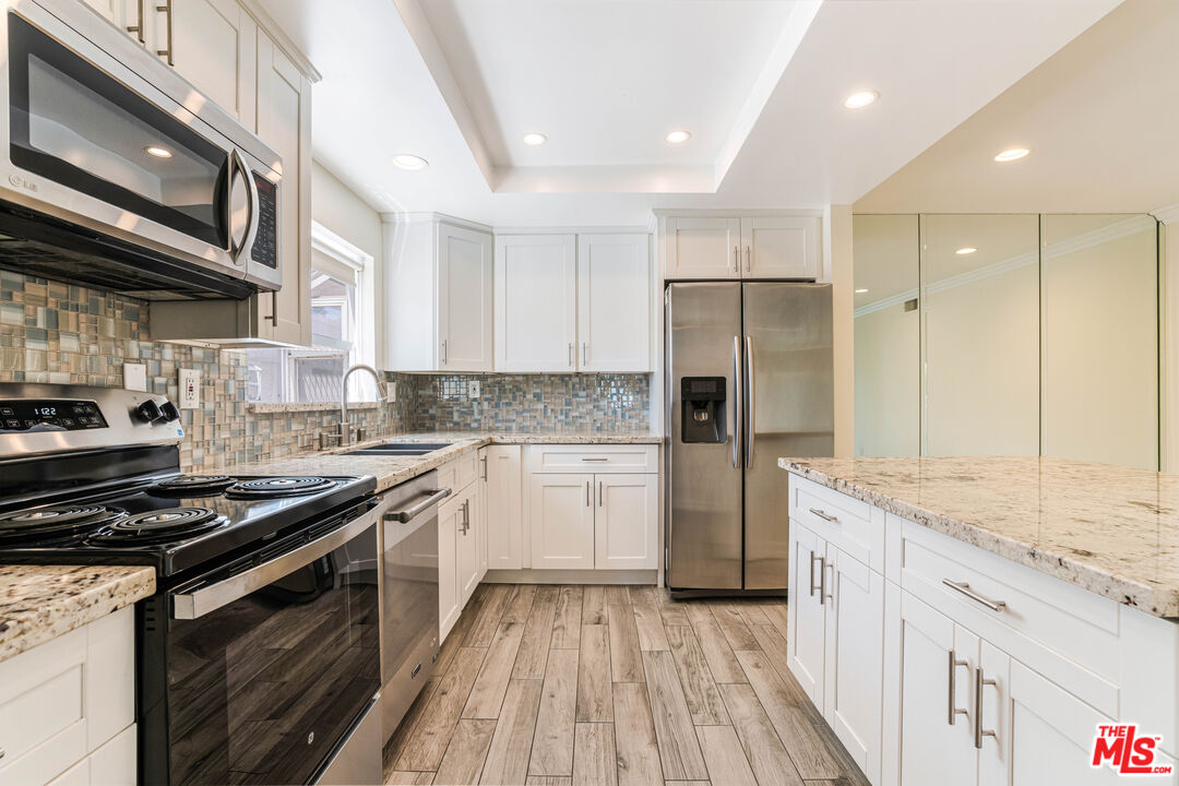 4950 Louise Ave Unit: 306