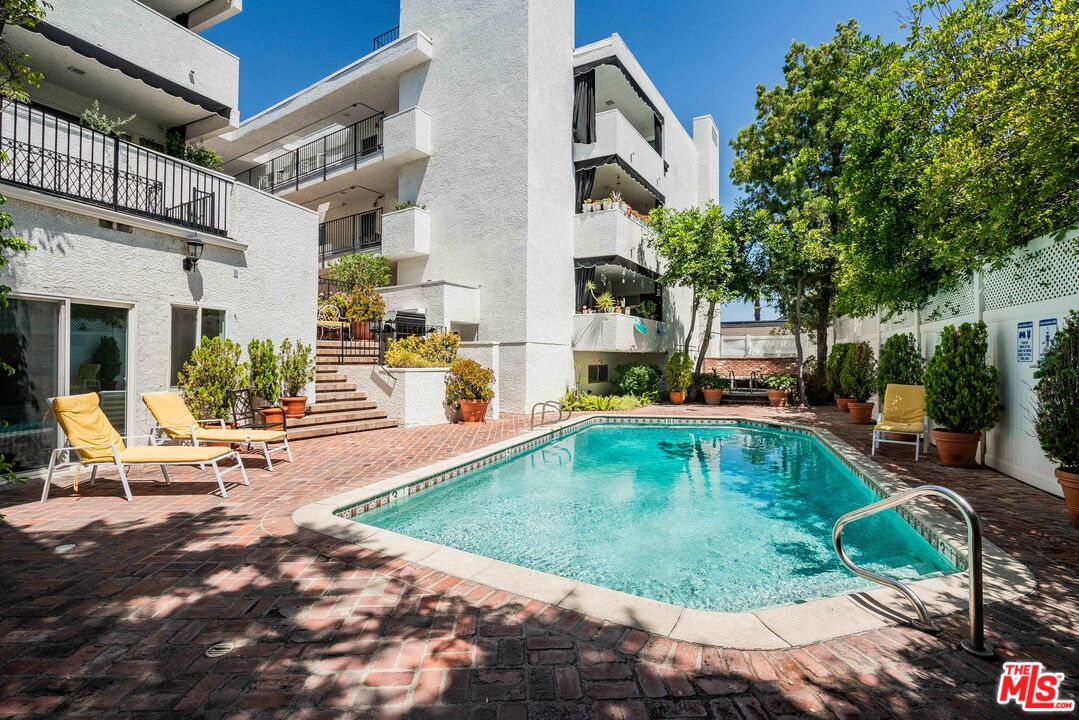 4950 Louise Ave Unit: 306