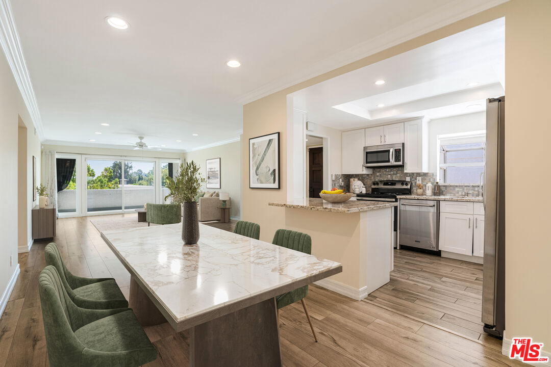 4950 Louise Ave Unit: 306