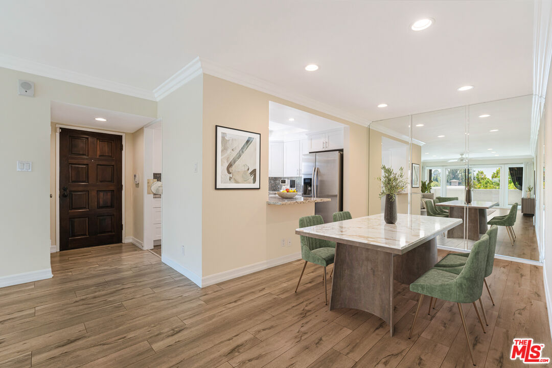 4950 Louise Ave Unit: 306