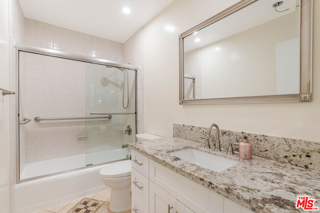 4950 Louise Ave Unit: 306