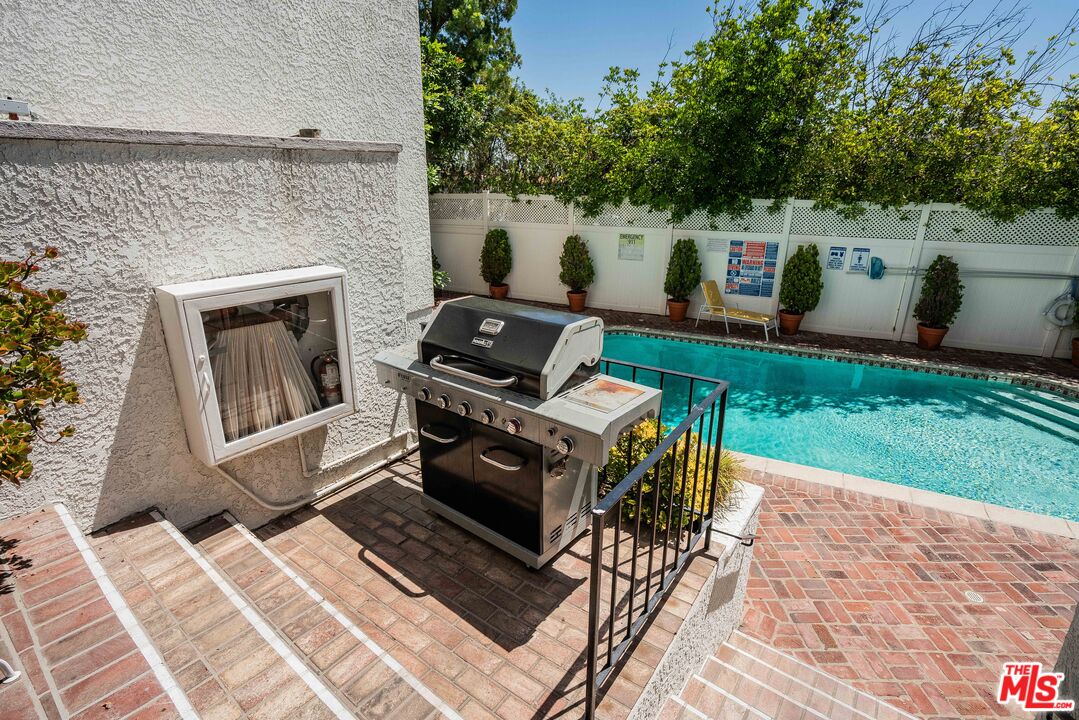 4950 Louise Ave Unit: 306