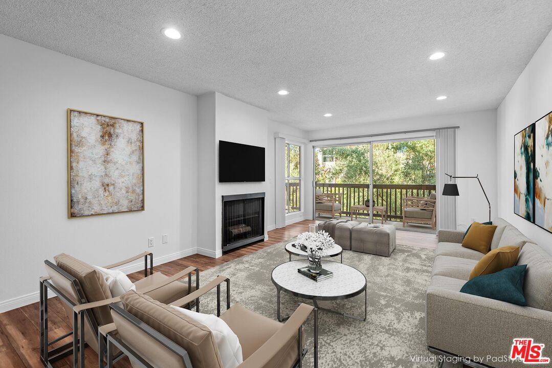 7211 Raintree Cir Unit: 211