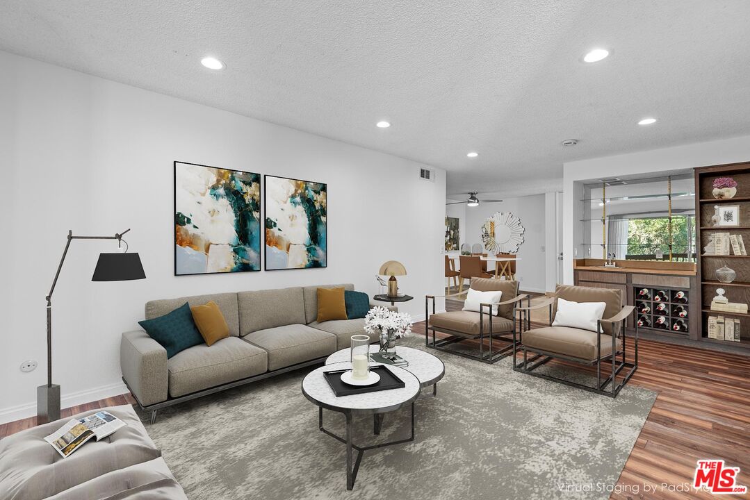 7211 Raintree Cir Unit: 211