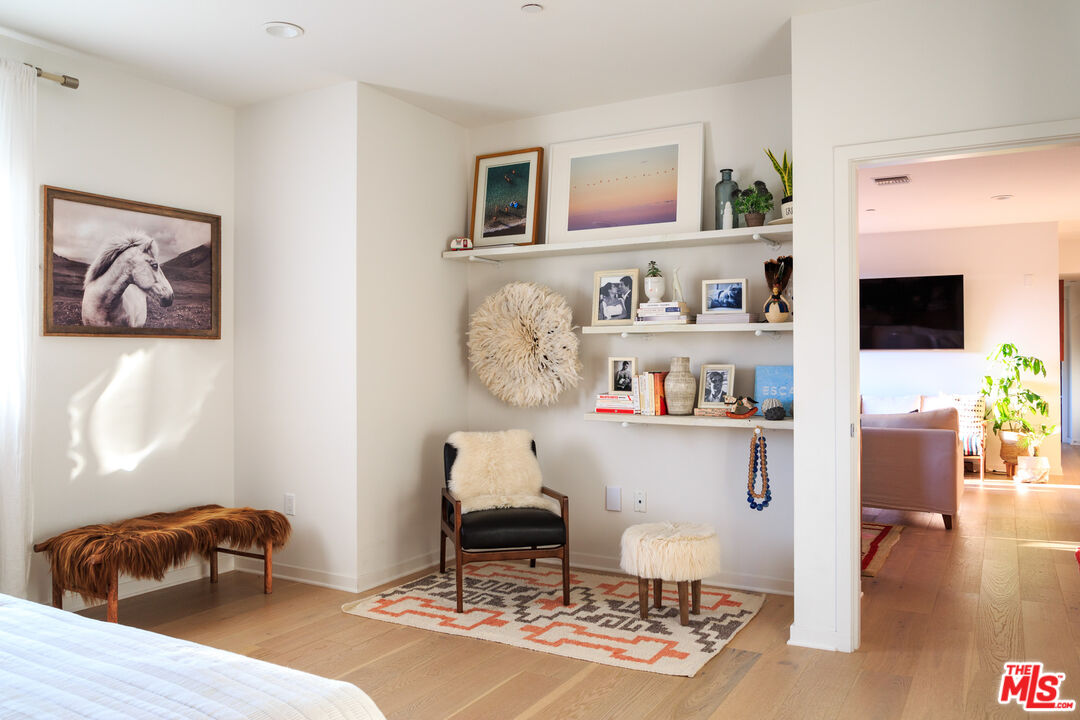 4240 Laurel Canyon Blvd Unit: 301
