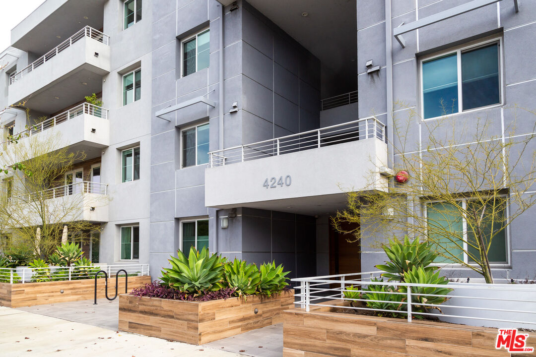 4240 Laurel Canyon Blvd Unit: 301