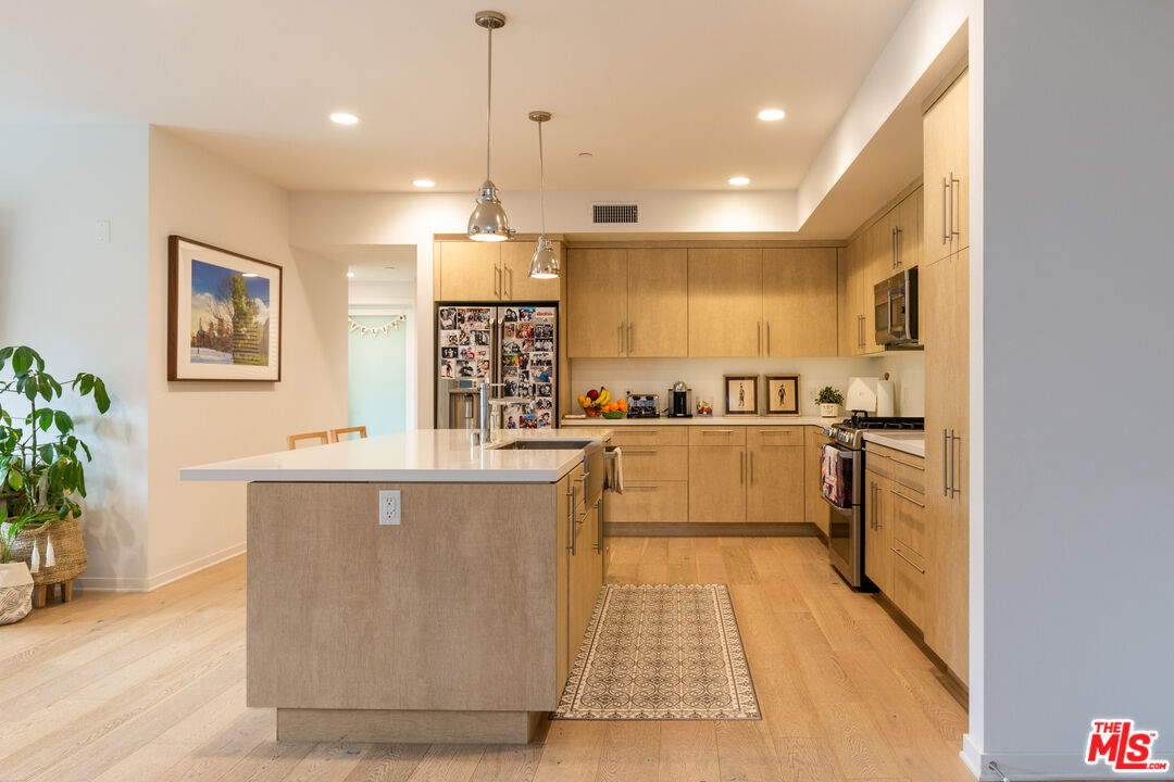 4240 Laurel Canyon Blvd Unit: 301