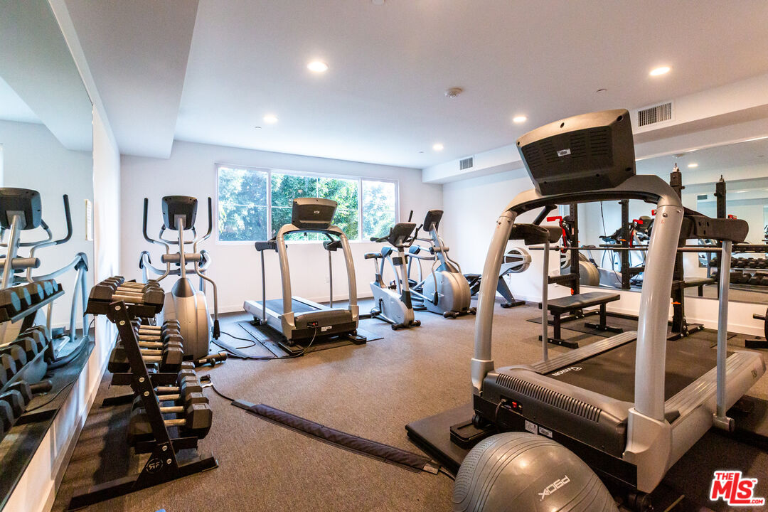 4240 Laurel Canyon Blvd Unit: 301