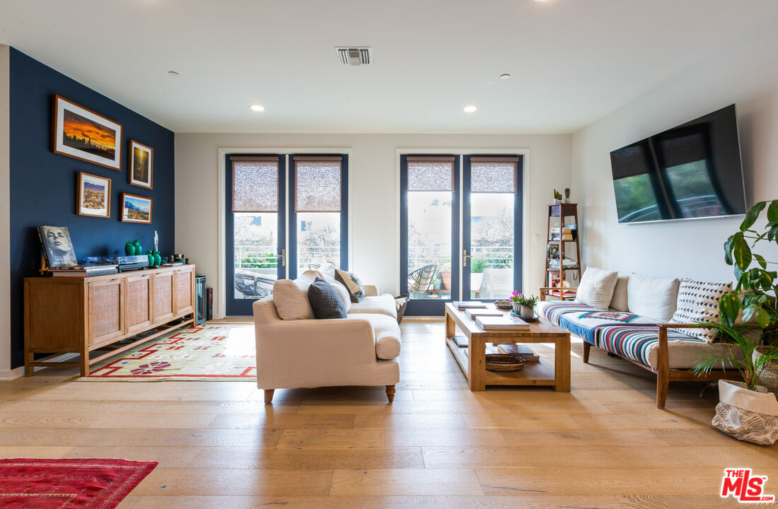 4240 Laurel Canyon Blvd Unit: 301