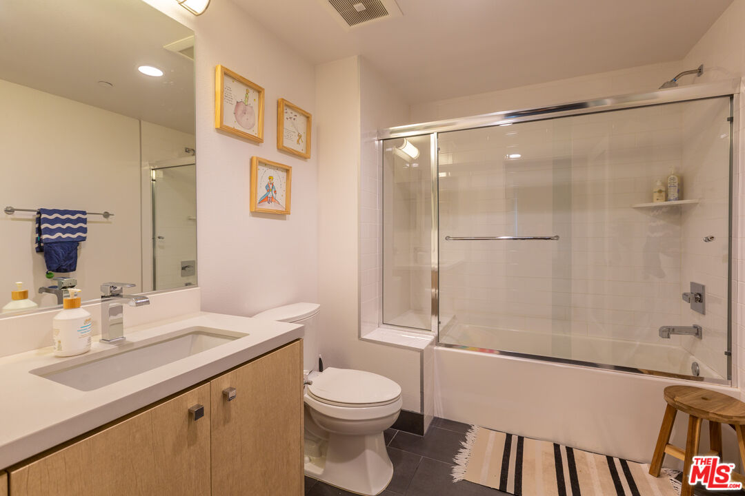 4240 Laurel Canyon Blvd Unit: 301