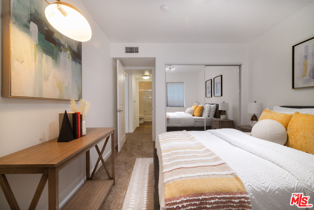 4702 Fulton Ave Unit: 304