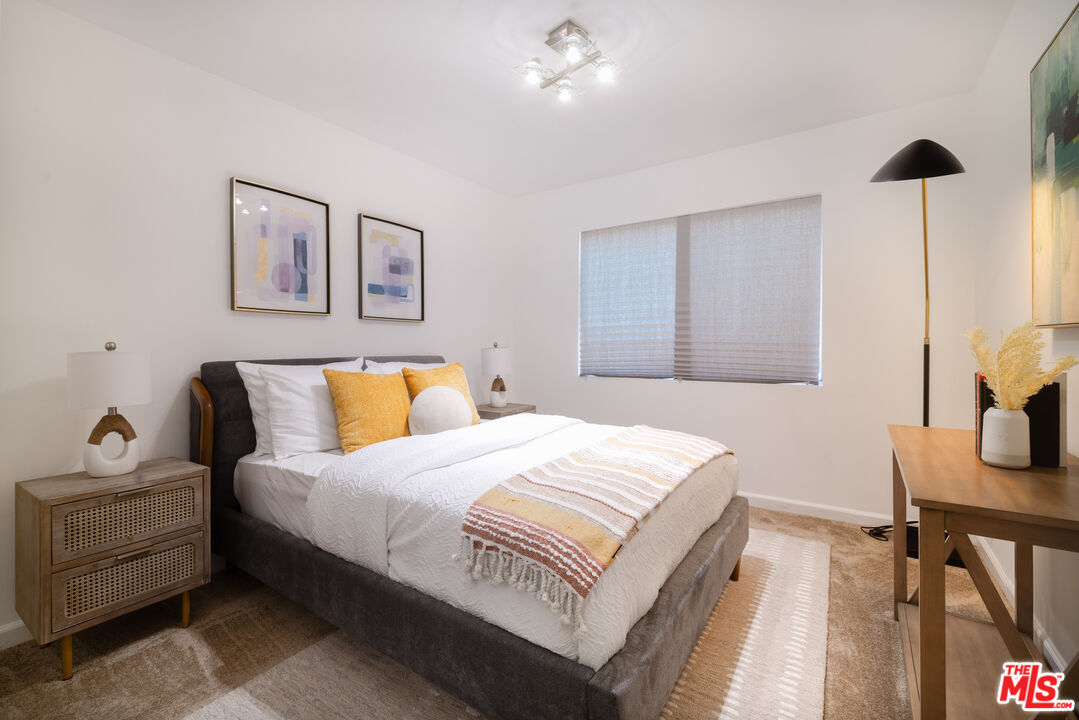 4702 Fulton Ave Unit: 304