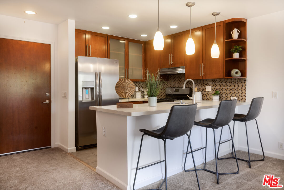 4702 Fulton Ave Unit: 304