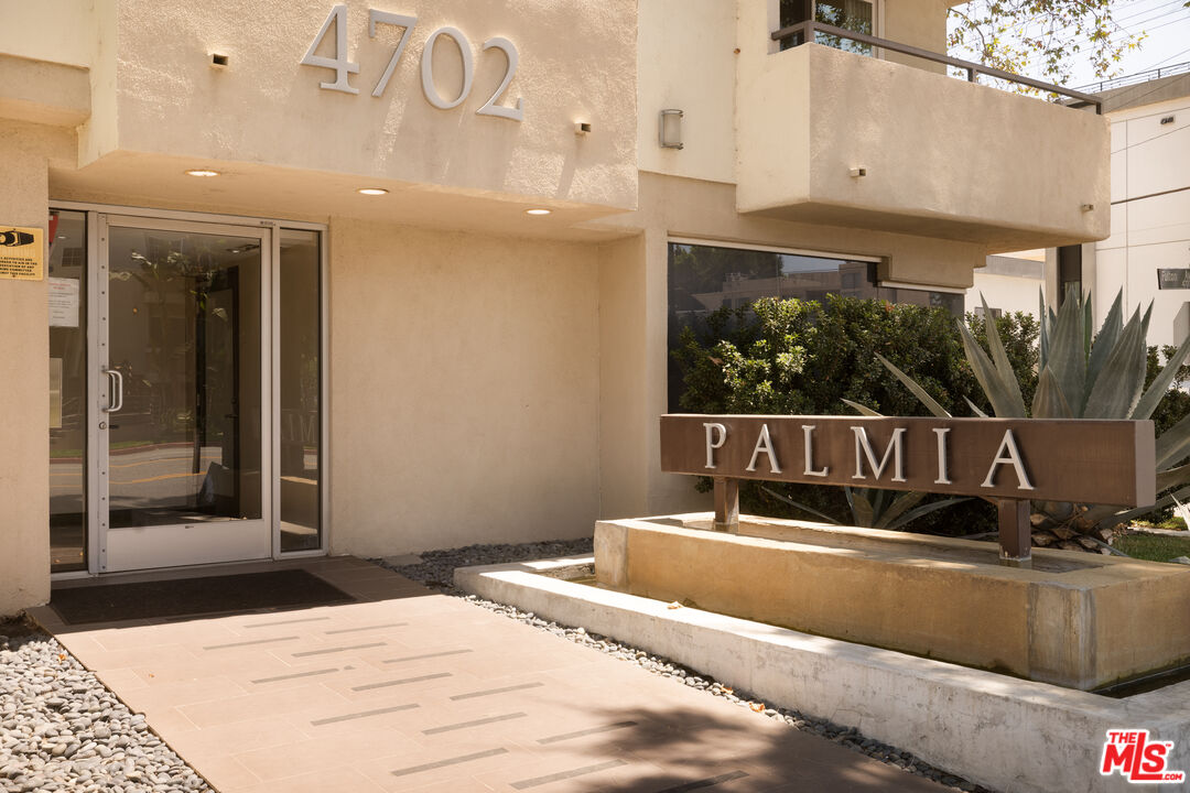 4702 Fulton Ave Unit: 304