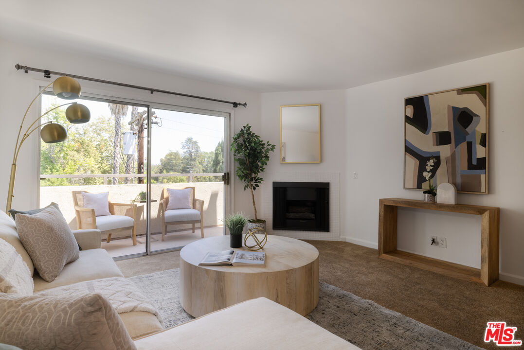 4702 Fulton Ave Unit: 304