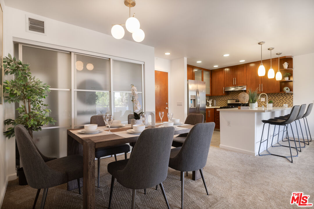 4702 Fulton Ave Unit: 304