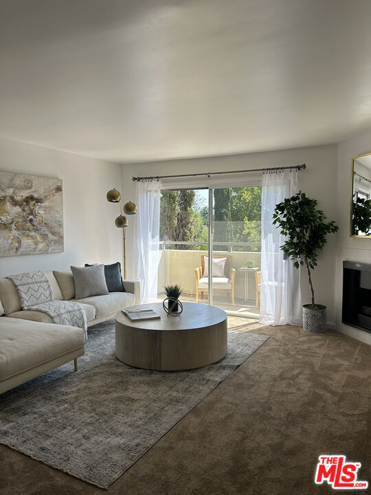 4702 Fulton Ave Unit: 304