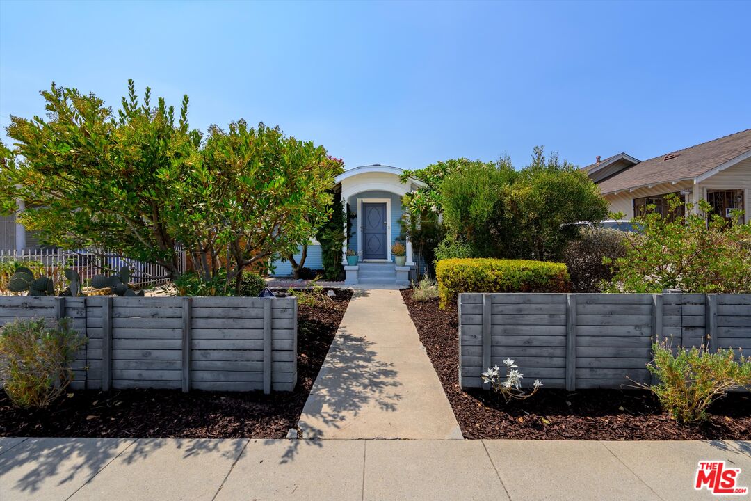 2955 8th Ave