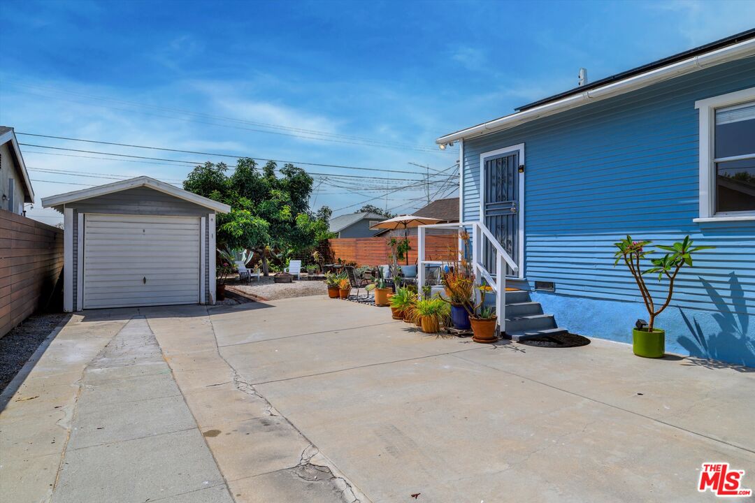 2955 8th Ave