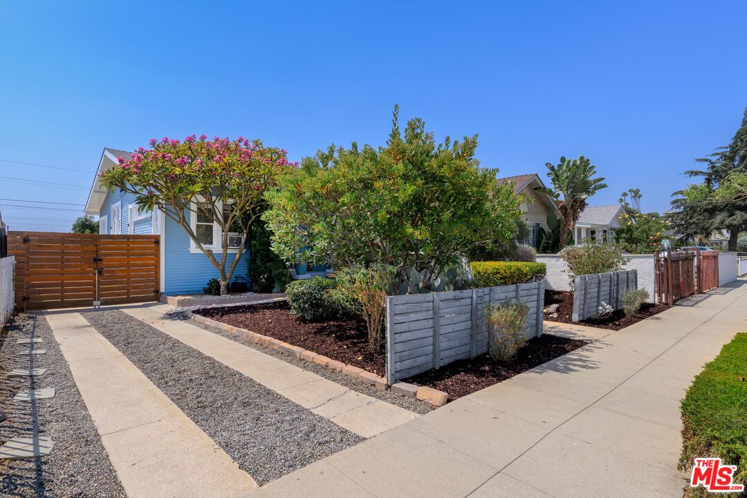 2955 8th Ave