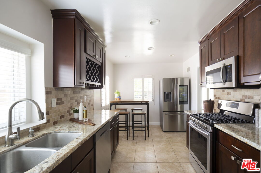 6130 Flores Ave