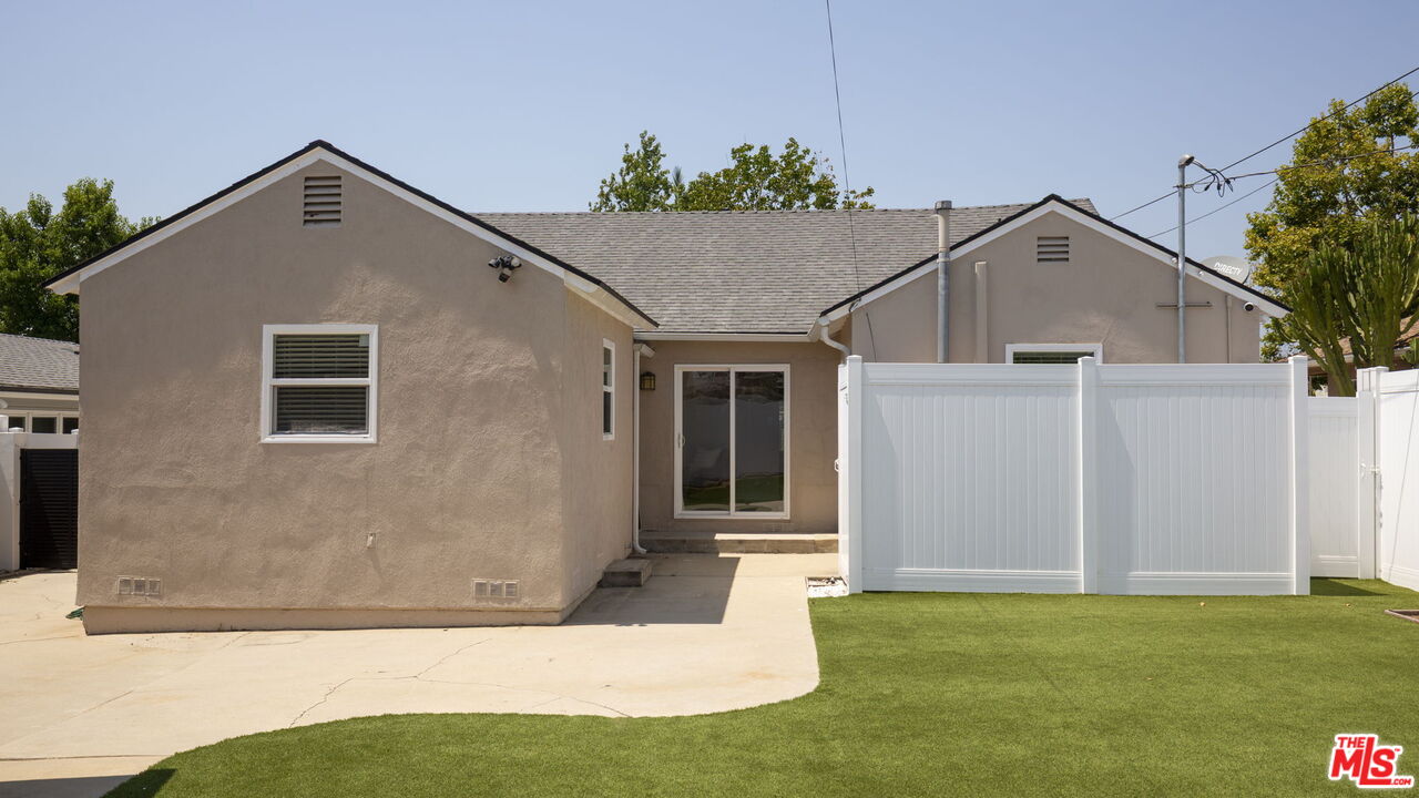 6130 Flores Ave