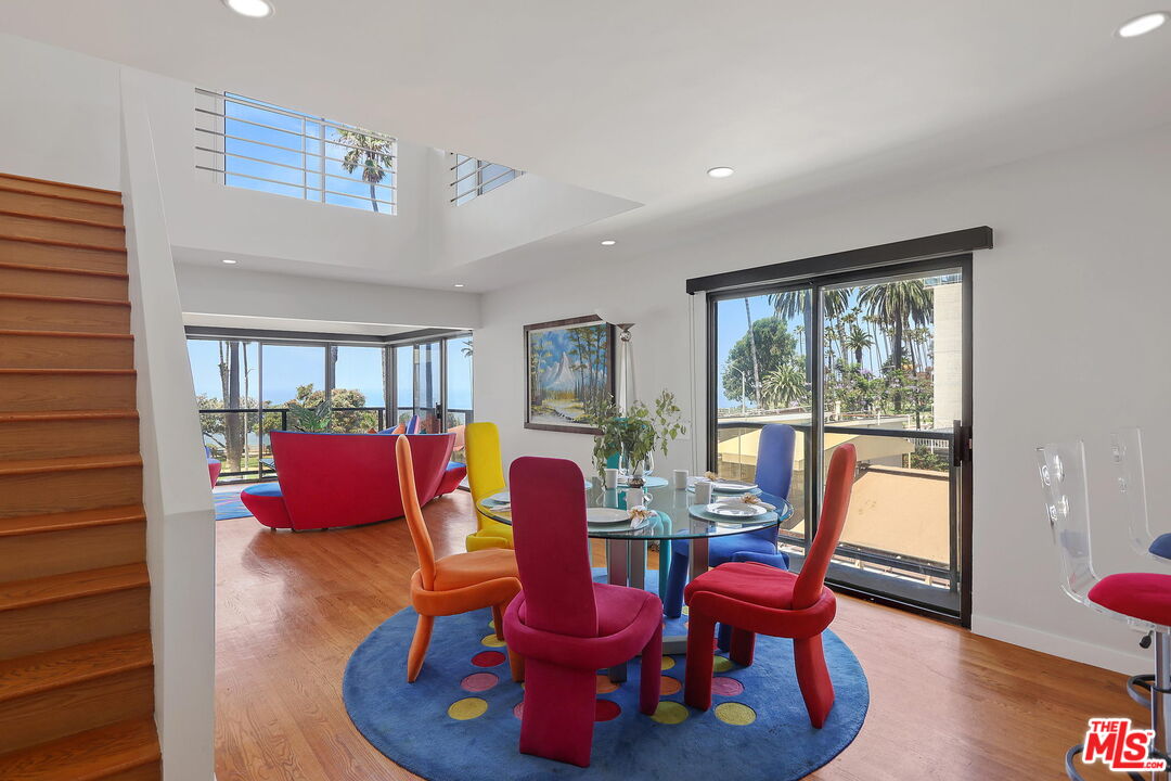 833 OCEAN AVE Unit: 302