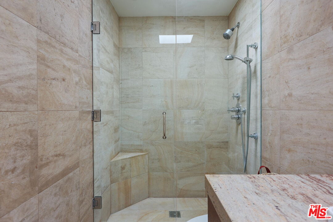 833 OCEAN AVE Unit: 302