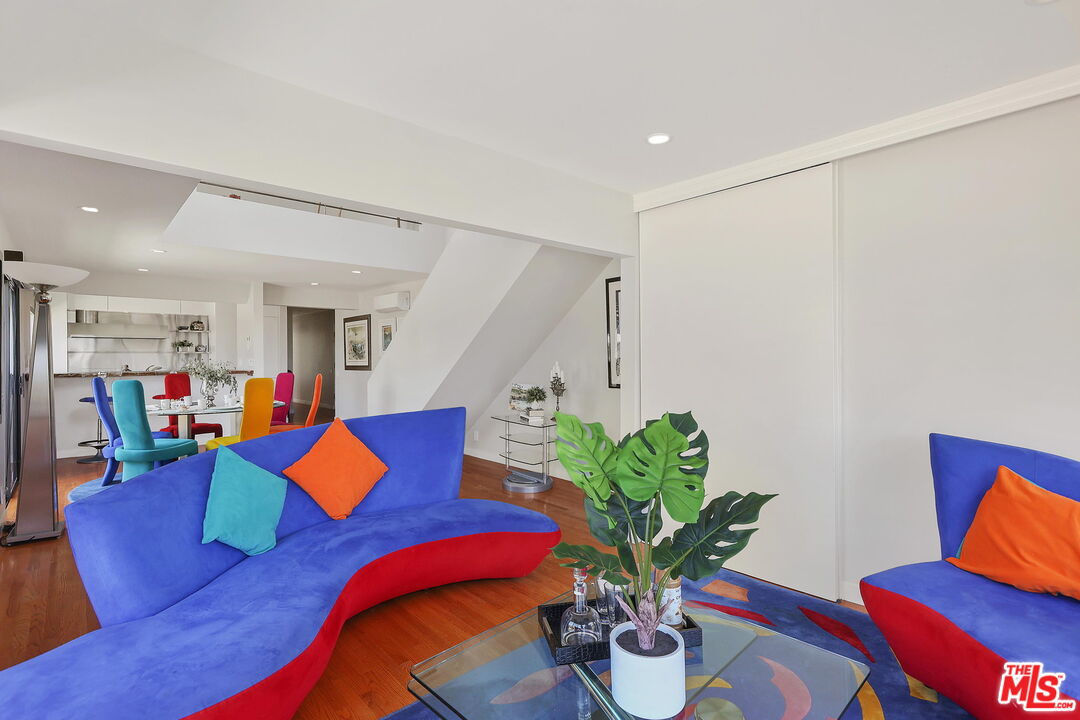 833 OCEAN AVE Unit: 302