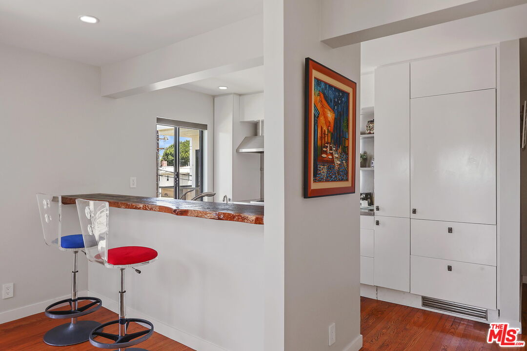 833 OCEAN AVE Unit: 302