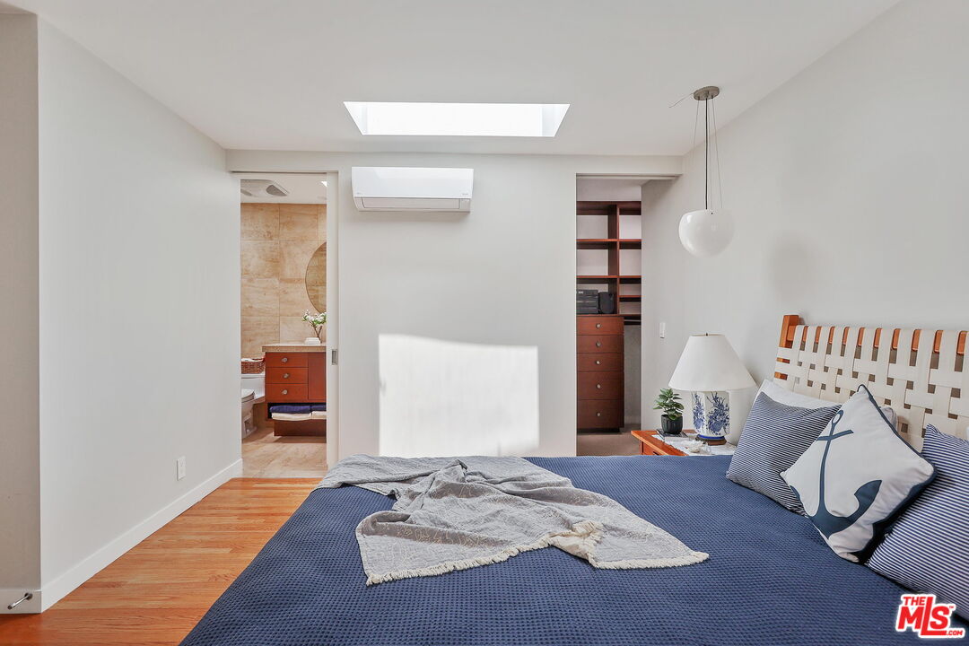833 OCEAN AVE Unit: 302