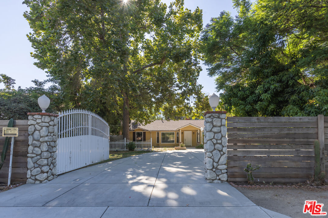7225 Forbes Ave